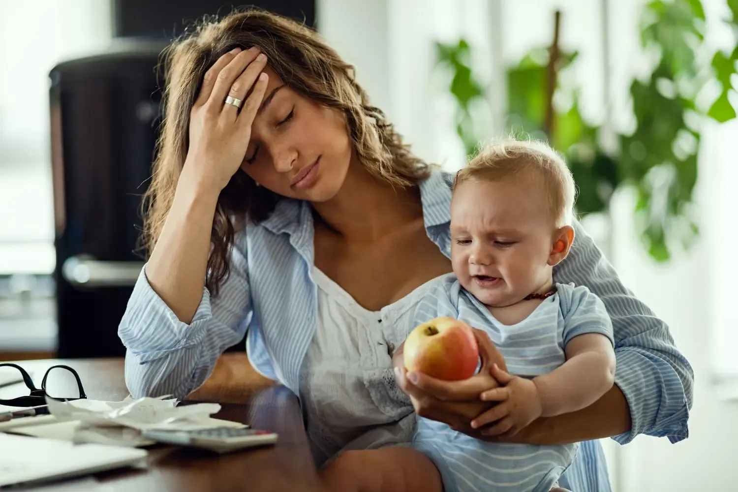 Charge mentale : pourquoi les mamans sont épuisées (et comment y remédier)
