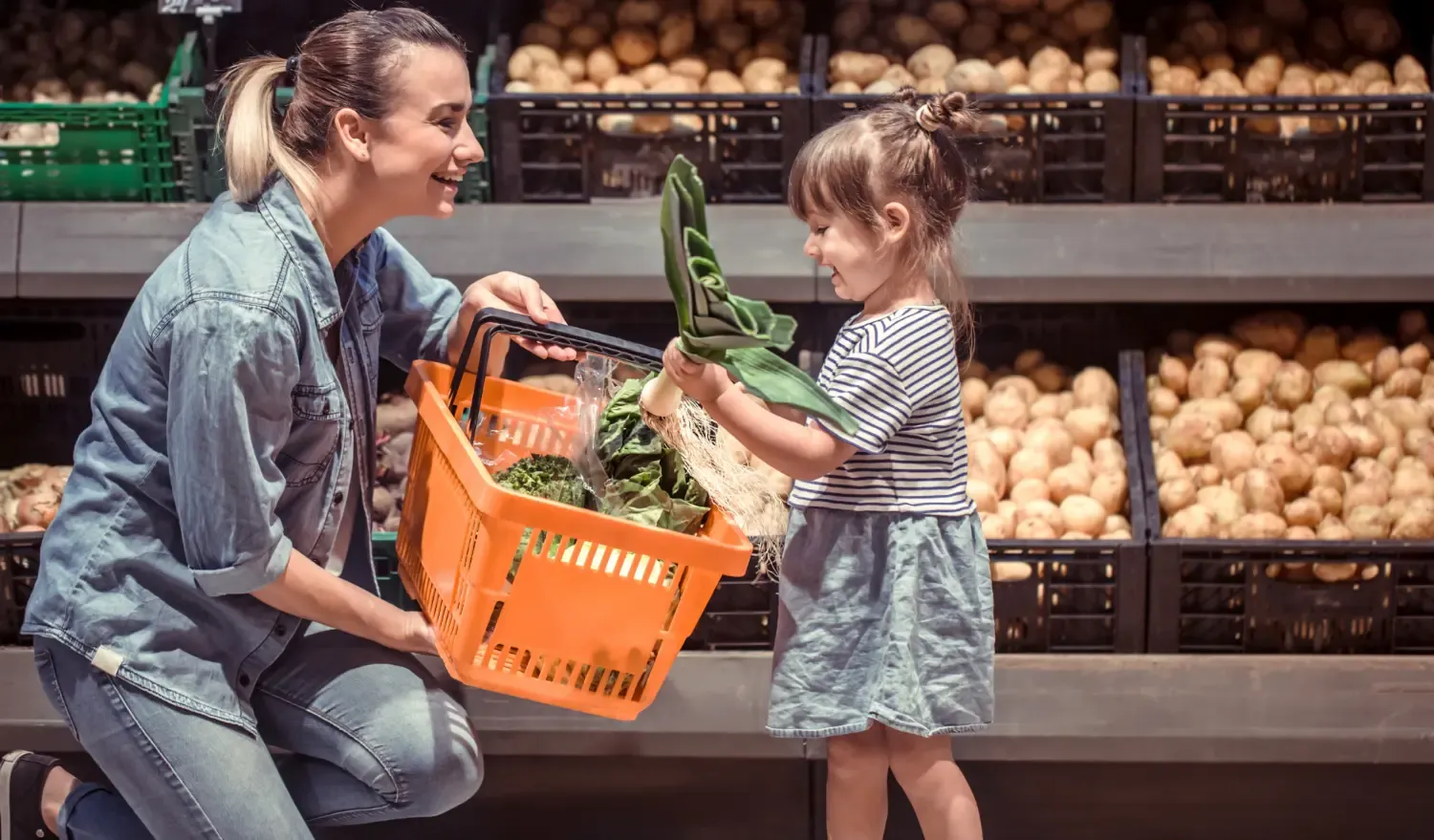 Comment impliquer les enfants dans les courses (et pourquoi c'est important)
