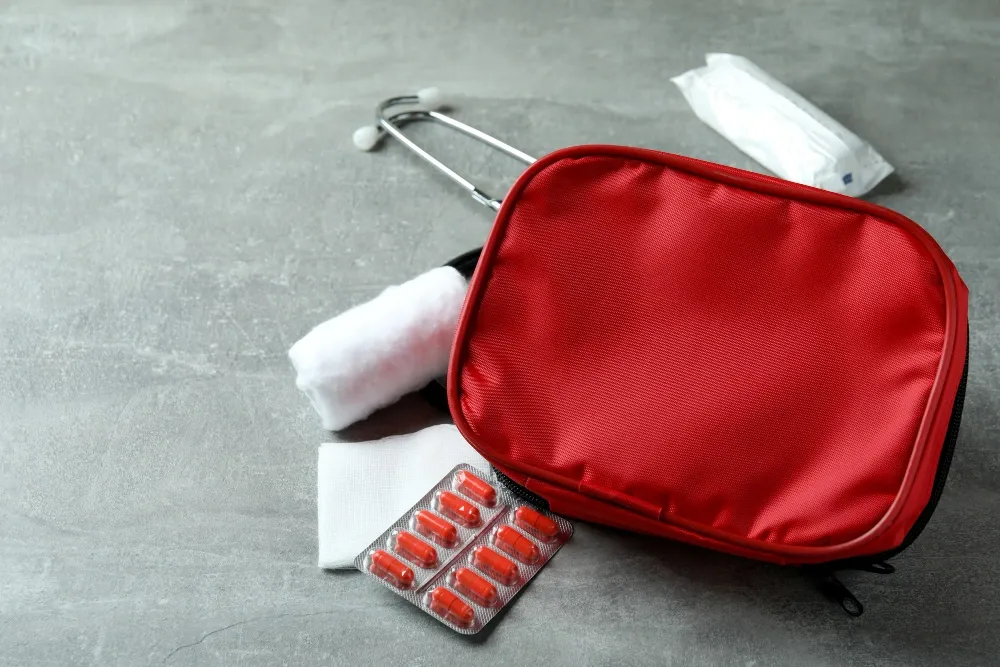 Trousse à pharmacie familiale : les essentiels à avoir chez soi